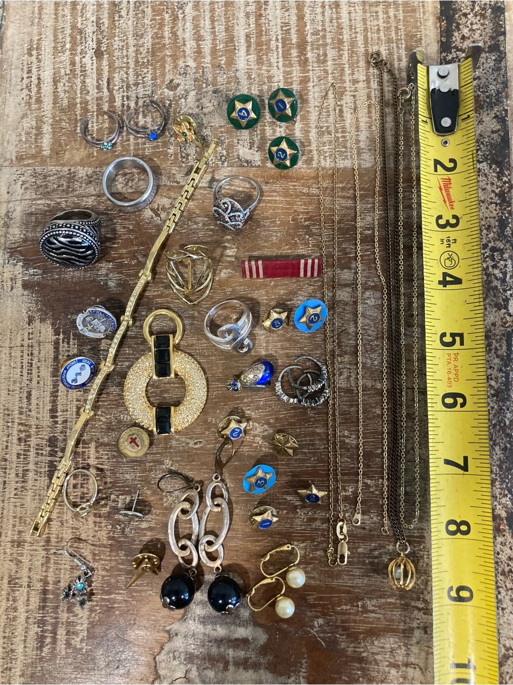 Broken Junk Jewelry & Pins Lot for Crafting Projects - Picture 2 of 16